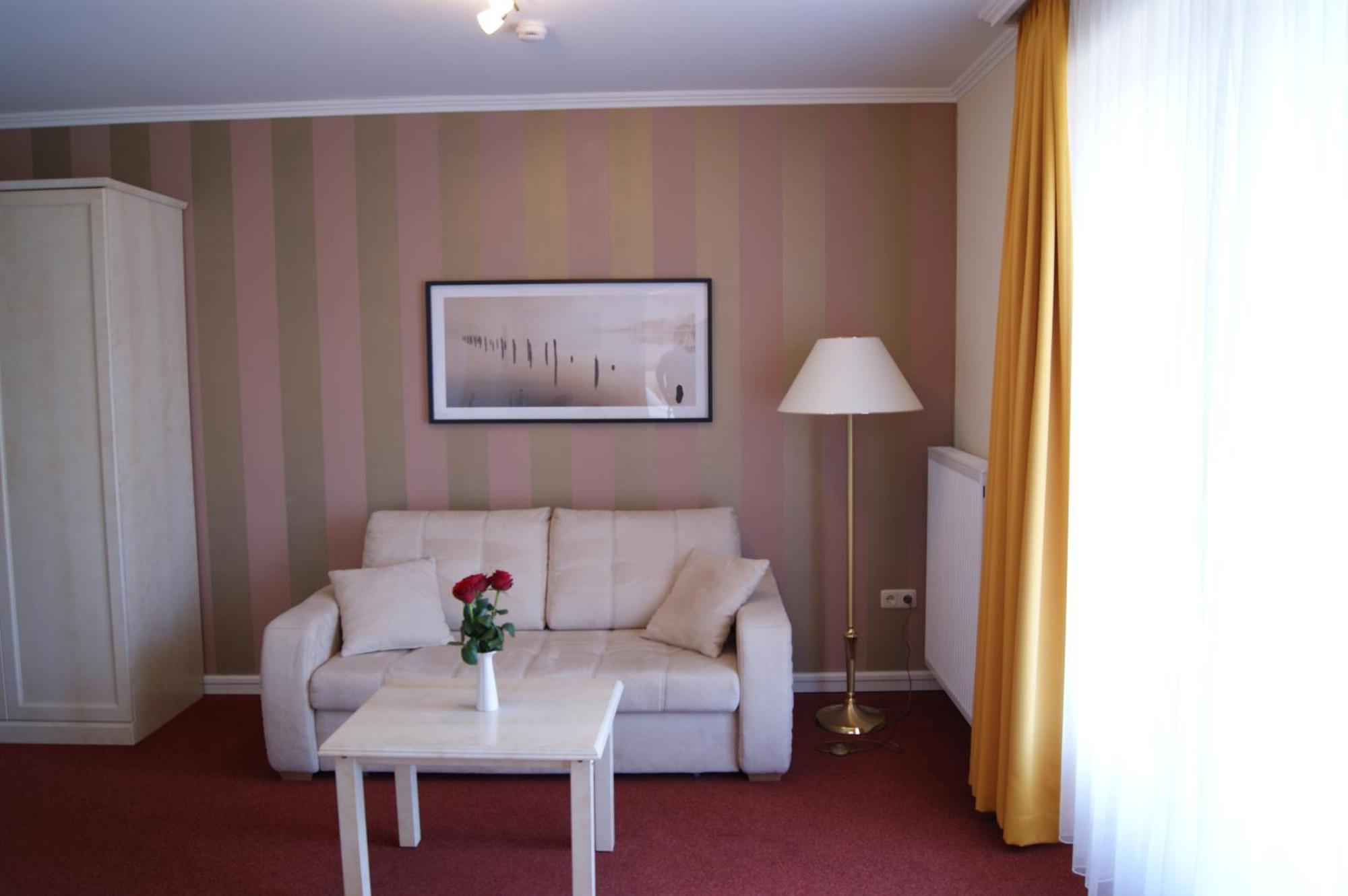 Hotel Pension Bellevue Bad Doberan Esterno foto